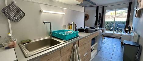 Réfrigérateur, micro-ondes