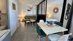 Interior - Comfy studio 4 pers steps from port with terrace (Saint-Cyprien)