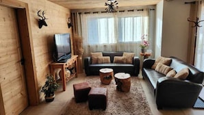 Living area - 3-room chalet with WIFI, parking and terrace in Châtel (Châtel)