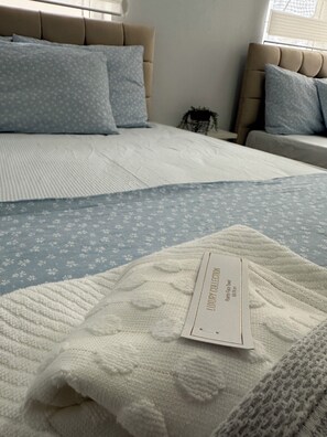 Laptop workspace, free WiFi, bed sheets - Avşa Çakır Apart (Marmara)