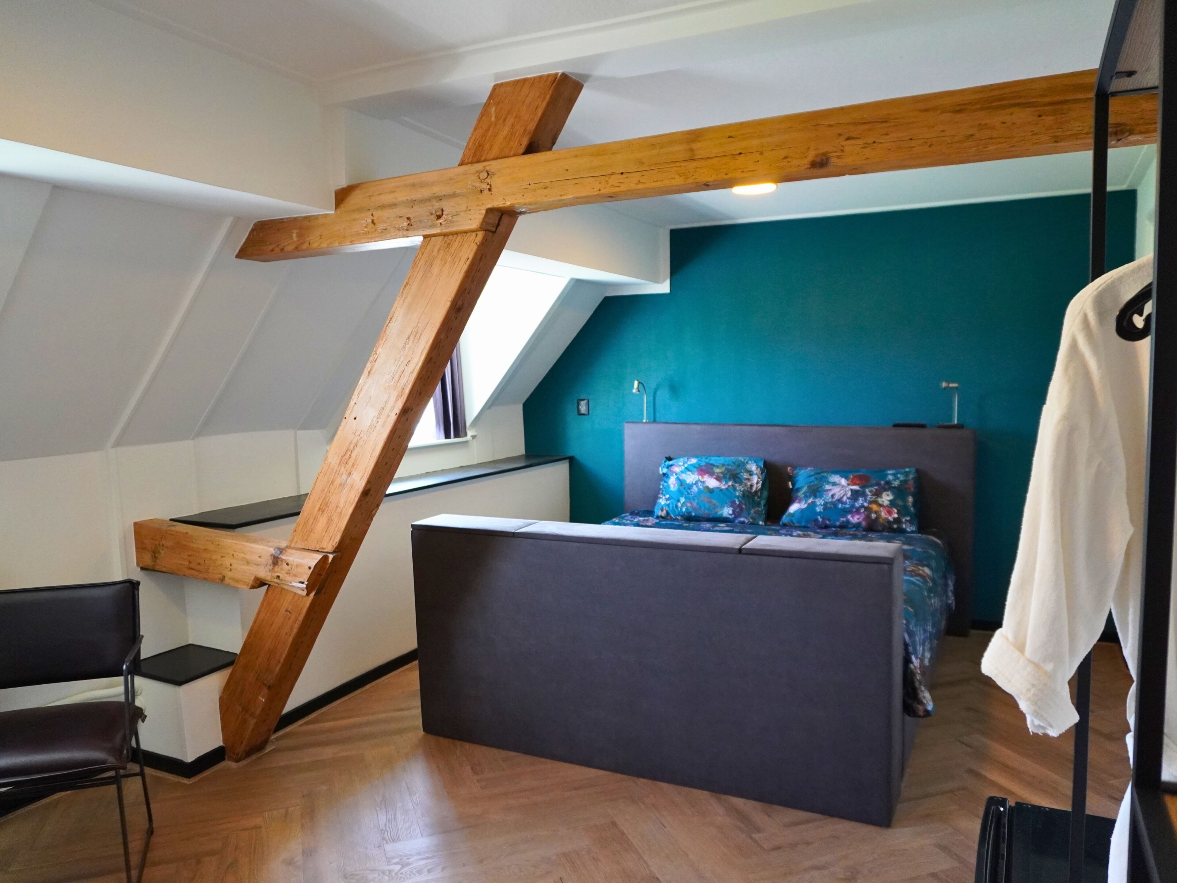 Comfort-Dreibettzimmer, Gartenblick | Bügeleisen/Bügelbrett, kostenloses WLAN