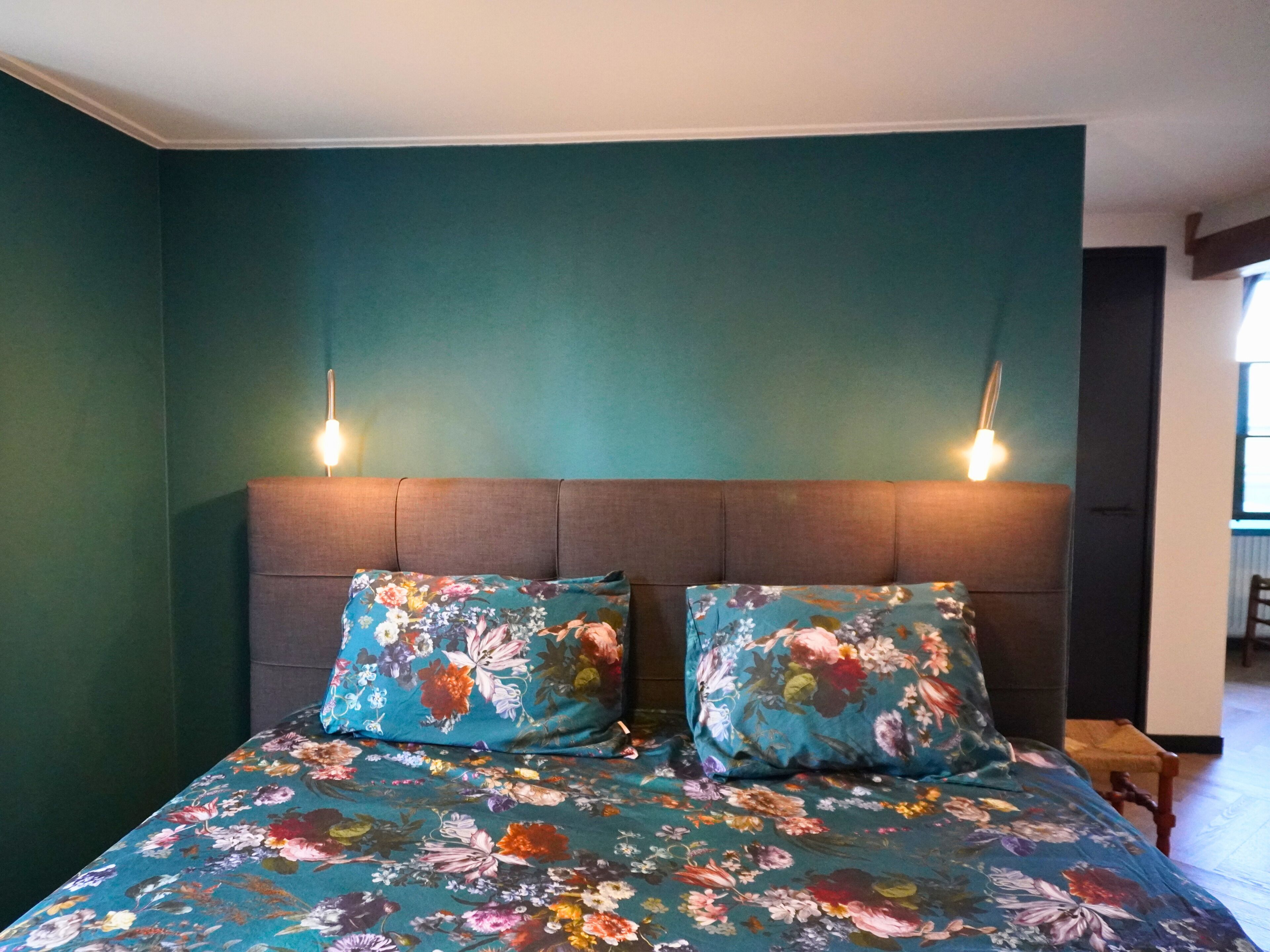 Iron/ironing board, free WiFi