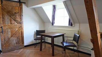 Comfort-Dreibettzimmer | Bügeleisen/Bügelbrett, kostenloses WLAN