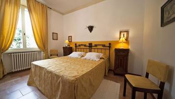 1 bedroom, travel crib, free WiFi