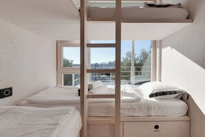 2 bedrooms, iron/ironing board, travel cot, WiFi
