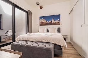 Deluxe appartement, 3 slaapkamers, uitzicht op de stad | 3 slaapkamers, luxe beddengoed, een strijkplank/strijkijzer, gratis wifi