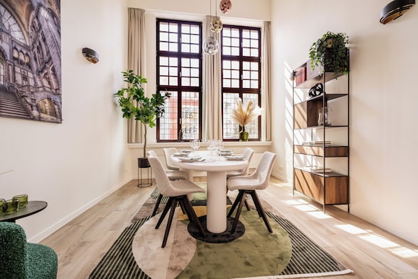 Deluxe-huoneisto, 2 makuuhuonetta, kaupunkinäköala | Oleskelualue