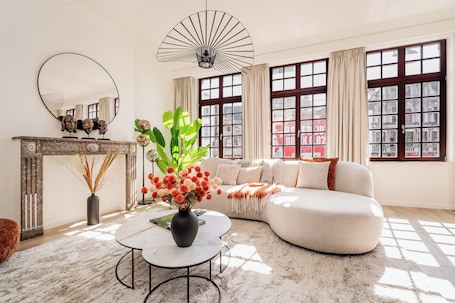 Deluxe Apartment, 3 Bedrooms, City View | Living room