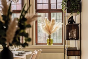 Deluxe-huoneisto, 2 makuuhuonetta, kaupunkinäköala | Oleskelualue