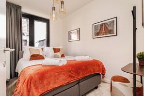 Deluxe appartement, 3 slaapkamers, uitzicht op stad | 3 slaapkamers, luxe beddengoed, een strijkplank/strijkijzer, gratis wifi