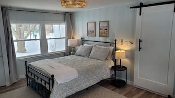 3 chambres, bureau, Wi-Fi gratuit, draps fournis