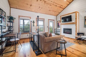 TV, fireplace, offices