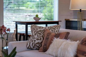 TV, fireplace - Modern Hill Country Guesthouse Retreat (Gillespie County)