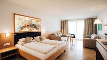 Comfort Suite, Balcony, Lake View | Free WiFi, bed sheets