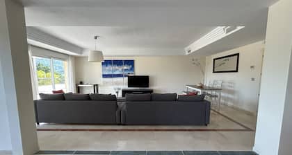 Luxury Apartment San Roque Club. Spacious, large balcony overlooking mountains