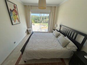3 bedrooms, WiFi, bed sheets - Luxury Apartment San Roque Club. Spacious, large balcony overlooking mountains (San Roque)
