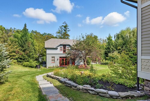 Cliffwood Cottage by Evergreen Home