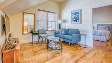 智能电视、办公室