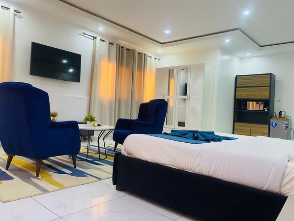 9 bedrooms, desk, WiFi, bed sheets - BI HOTEL 1 (Dakar)