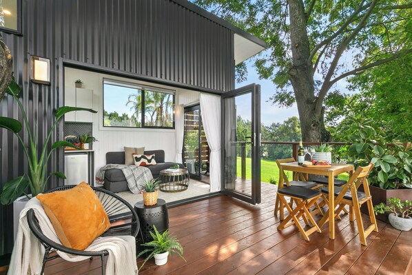 Outdoor dining - 6SIXTEEN – The Banks
A picturesque 5-acre escape in Richmond, NSW. (Agnes Banks)