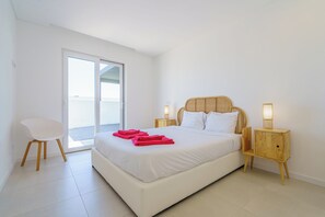 3 bedrooms, iron/ironing board, travel cot, free WiFi - Aura Villa with private pool (Lourinhã)