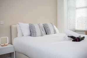 3 Schlafzimmer, Schreibtisch, Bügeleisen/Bügelbrett, kostenloses WLAN