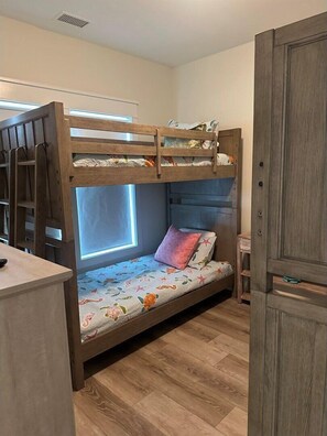 3 bedrooms, internet