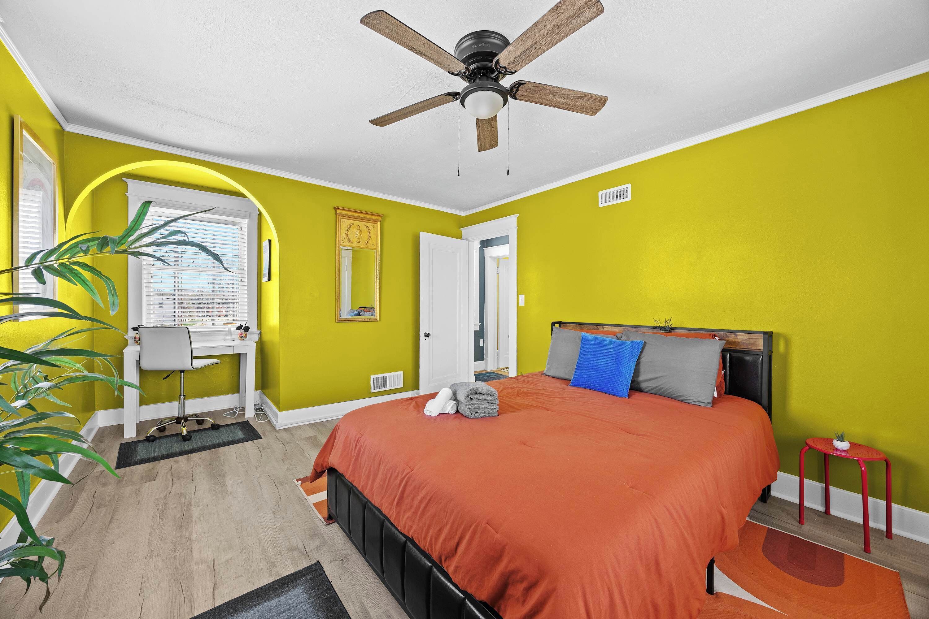 5 dormitorios, tabla de planchar con plancha, wifi y ropa de cama