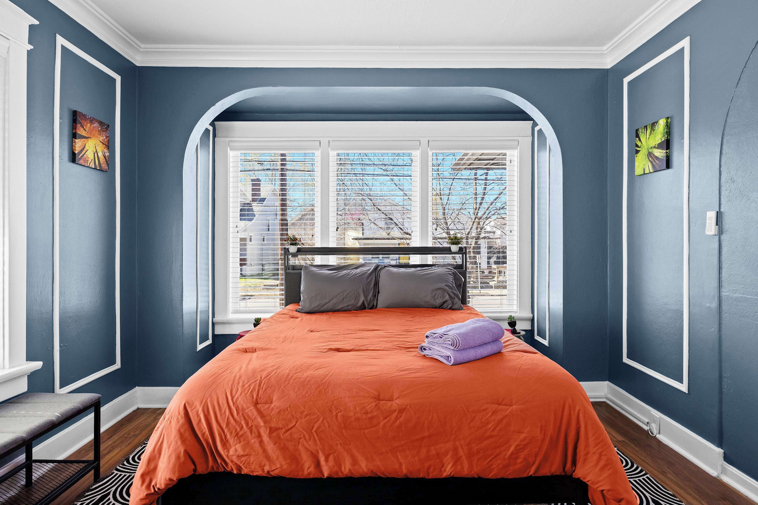 5 chambres, fer et planche à repasser, Wi-Fi, draps fournis