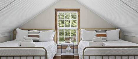 3 slaapkamers, een strijkplank/strijkijzer, wifi, beddengoed