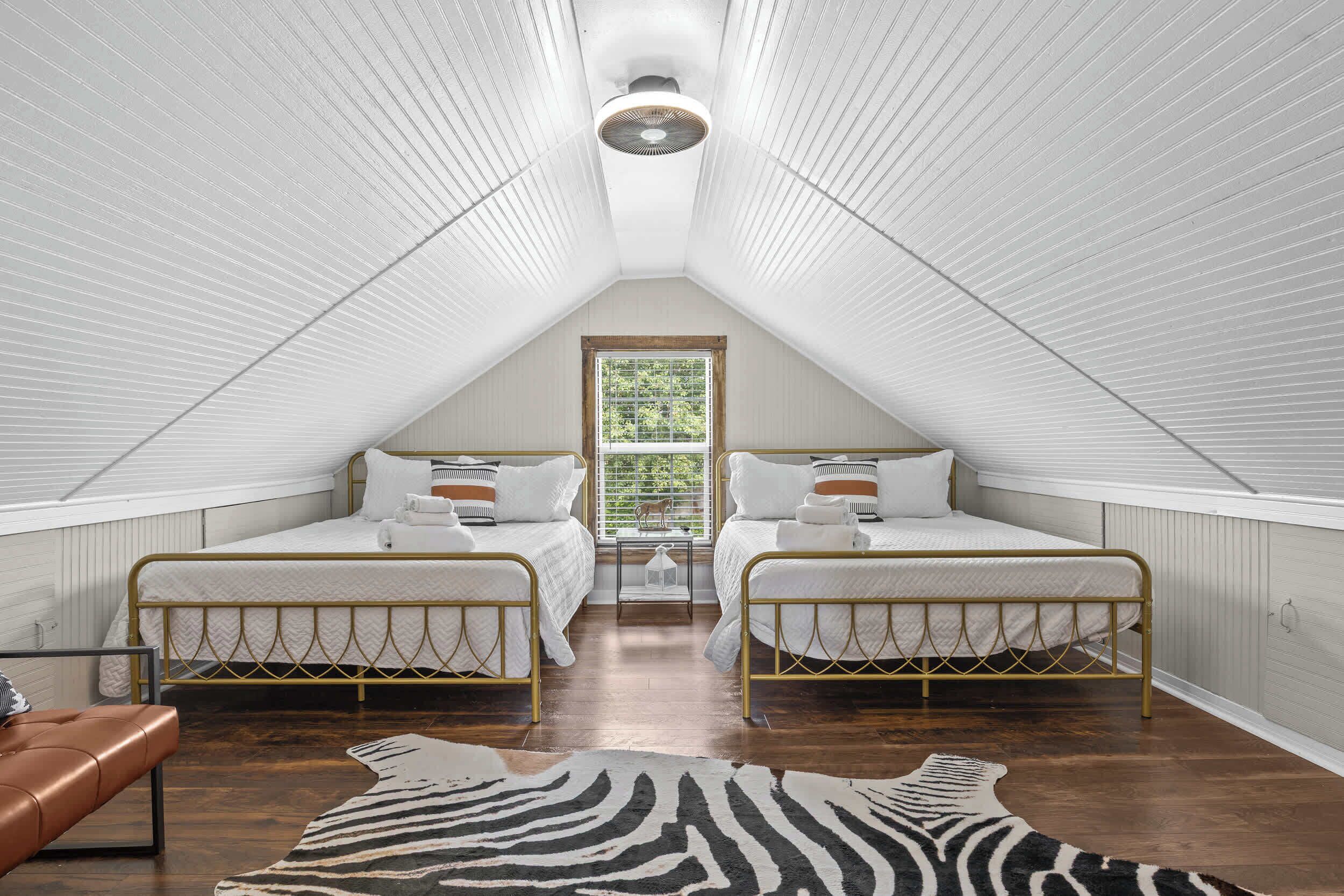 3 dormitoris, planxa i posts de planxar, wifi i roba de llit 