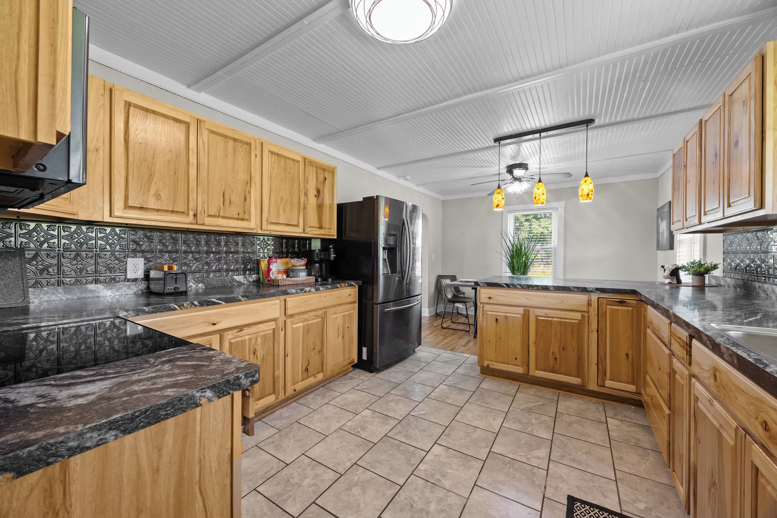 冰箱、微波炉、烤箱、炉灶