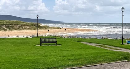 2 Bedroom Cottage overlooking the River Brora and Harbour