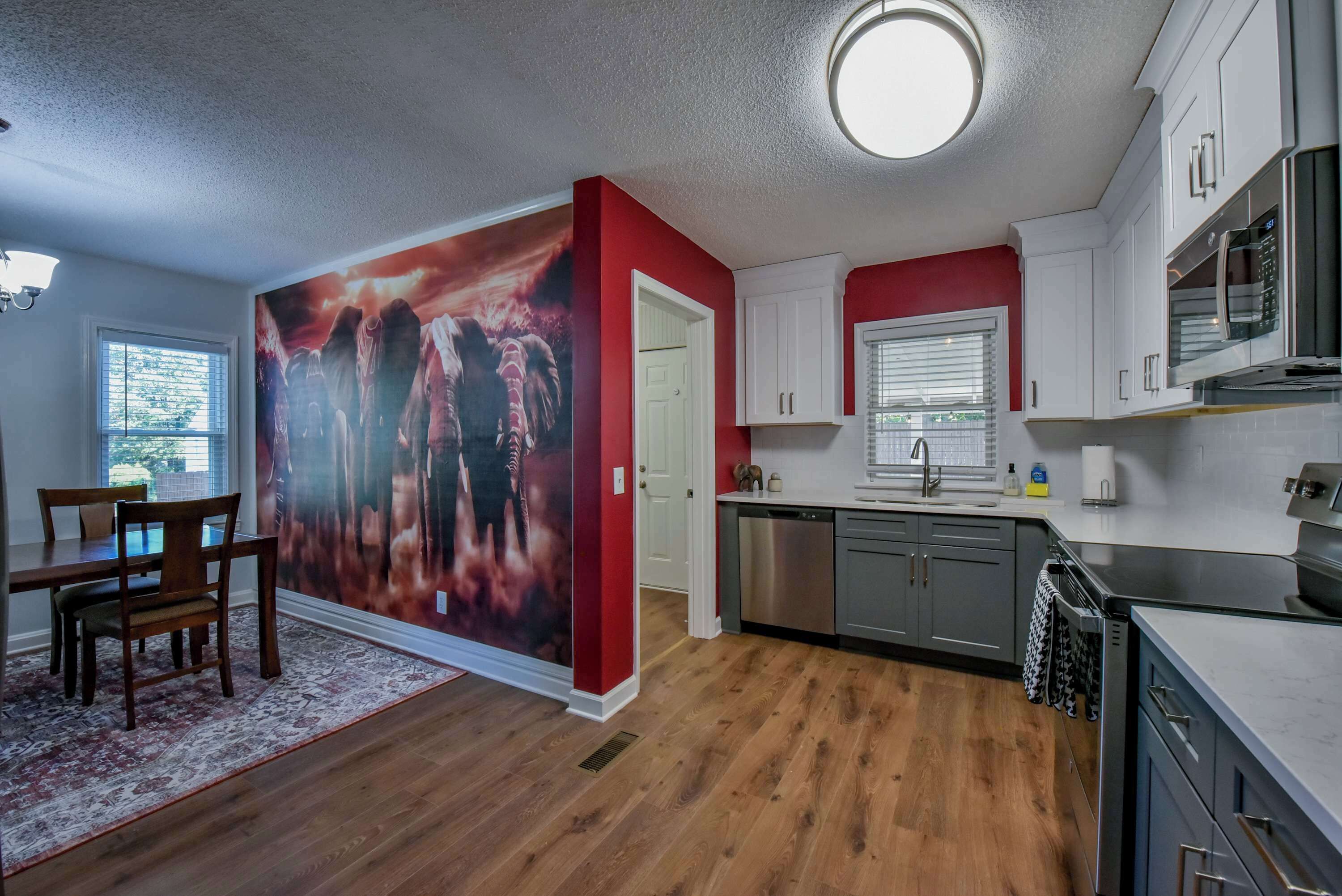 冰箱、微波炉、烤箱、炉灶