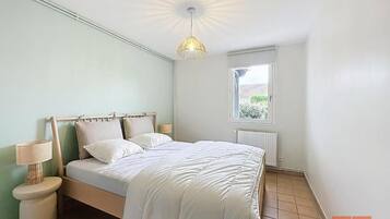 4 slaapkamers, reisbedje, gratis wifi, beddengoed