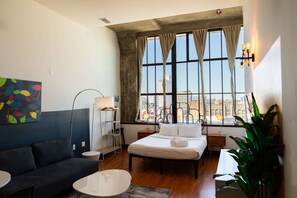 Apartment | 1 bedroom - Sosuite Studio Penthouse w W/d, Gym, On-site Bar (Philadelphia)