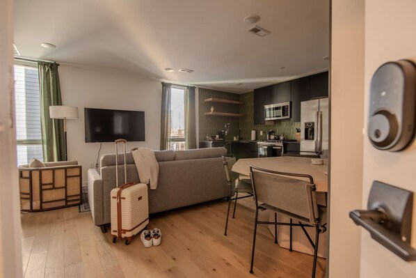 อพาร์ทเมนท์ | 2 ห้องนอน, อินเทอร์เน็ตความเร็วสูง