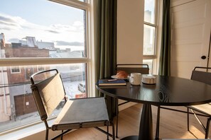 Apartment | 2 bedrooms, Internet - Sosuite NEW 2BR Apt w W D Split Level (Philadelphia)