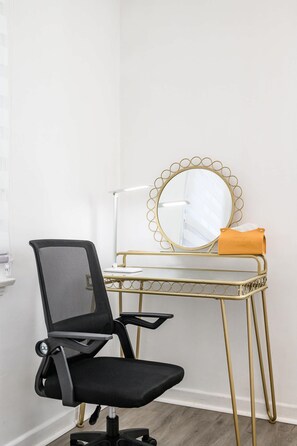 Apartment | 2 bedrooms, Internet - Comfortable Home Near LA With Full Kitchen Laundry (Alhambra)