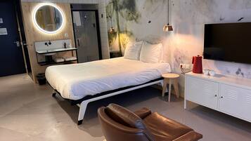 Standard-Studio | Laptopgeeigneter Arbeitsplatz, schallisolierte Zimmer