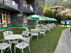 Vista frontal de la propiedad