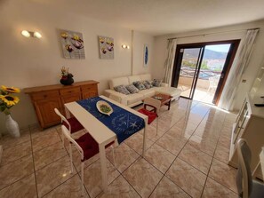 TV - San Marino 38 - One Bed (Arona)