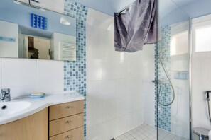 Een douche, een haardroger