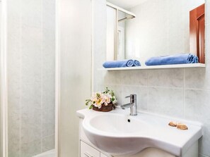Bungalow, 2 habitaciones, Terraza | Baño
