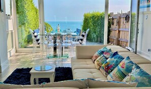 Smart TV, fireplace, offices - Wave Watcher | Stunning Panoramic Seaview | Sleeps 8 | Near Beach & Centre | Parking | 3 Bathrooms (Brighton and Hove)