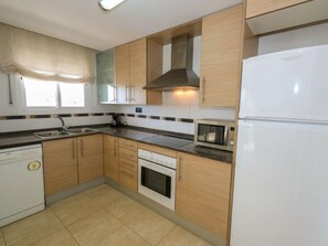 House, 3 Bedrooms | Private kitchen - Global Golden Beach - By Global Rental Holidays 22804 (Sant Carles de la Rapita)