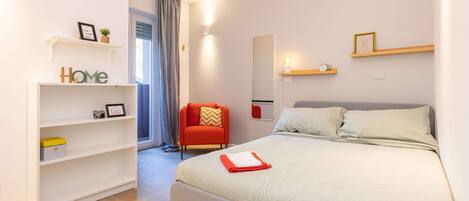 Bureau, espace de travail pour ordinateur portable