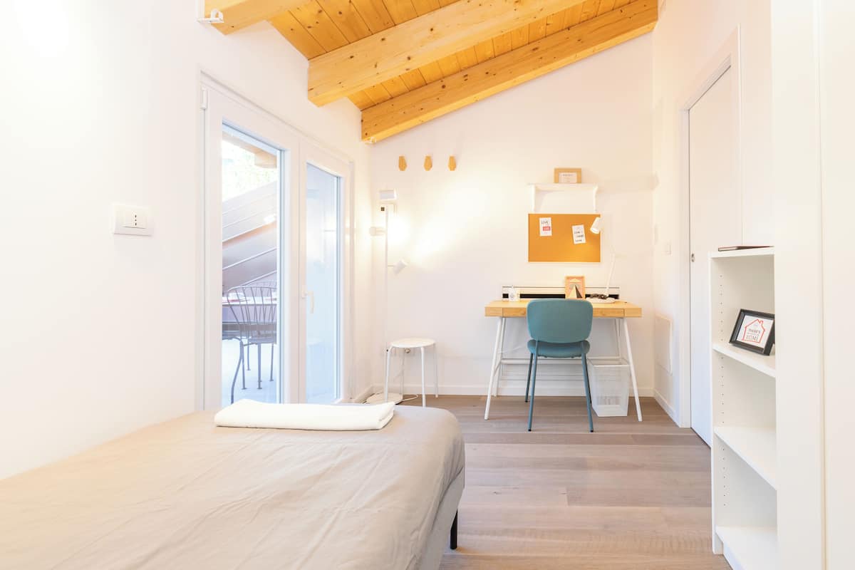 Standard Apartment, Balcony | 2 bedrooms, desk, iron/ironing board, free WiFi