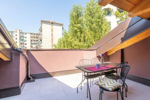 อพาร์ทเมนท์, 1 ห้องนอน, ระเบียง | ลานระเบียง/นอกชาน