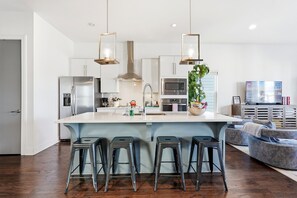 Fridge, microwave, oven, stovetop - New Upgrades! Rooftop Views for Days - Walk to Gulch & 1 Mile to Broadway (Nashville)